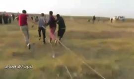 #شاهد شبان ينتزعون أسلاك السياج الفاصل شرق جباليا شمال قطاع غزة

تصوير ثائر ابو رياش