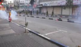 #شاهد قوات الاحتلال تعتقل 3 أطفال من مدينة الخليل وتعتدي على الصحافيين . 
تصوير ابو عماد جابر