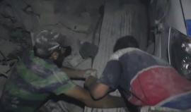 #شاهد | اللحظات الأولى للقصف على حي كرم البيك  شرقي #حلب الليلة الماضية مما أدى لاستشهاد 6 أشخاص واصابة اخرين
تصوير: محمود أبوالشيخ