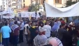 اعتصام جماهيري من امام السفارة الفلسطينية في مدينة بيروت رفضا واستنكارا لفرض العقوبات على غزة من قبل السلطة الفلسطينية.
#اوقفوا_العقوبات 
تصوير ورسالة : حنين وردة