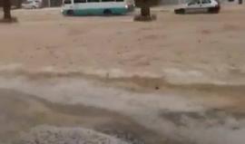 #شاهد تساقط كثيف للبرد في ولاية باتنة شمال الجزائر وفيضانات أعقبت اعصار شديد ضرب الولاية