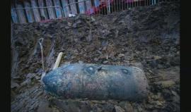 #شاهد تفكيك قنبلة من مخلفات الحرب العالمية الثانية في لندن

المصدر: رويترز