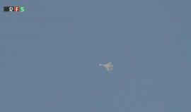 شاهد لحظة إغارة الطيران الحربي على الأحياء السكنية في مدينة كفرنبل بريف إدلب