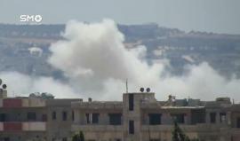 #شاهد | لحظة إلقاء طيران النظام السوري للبراميل المتفجرة على أحياء مدينة درعا