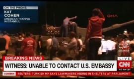 #شاهد الأتراك يبحثون عن الانقلابيين داخل دباباتهم