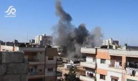 مشاهد مرعبة .. 

#شاهد غارات تستهدف حي الوعر بحمص وسقوط شهداء وجرحى