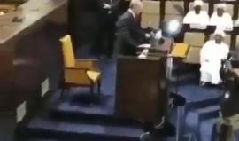 #شاهد استقبال الرئيس التركي #أردوغان بالتهليل والتكبير في البرلمان السوداني
