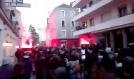 #شاهد 
احتجاجات ضخمة ضد المرشحة للرئاسة الفرنسية "مارين لوبان" في باريس.