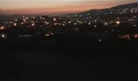#مباشر تعزيزات من قوات الاحتلال مازالت تقتحم وتحاصر بلدة برقين في جنين وسماع دوي إنفجارات .