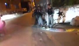 #شاهد 
 قوات الاحتلال تغلق مدخل بلدة العيساوية بالقدس المحتلة.