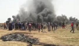 #مباشر قوات الاحتلال تعتدي على المتظاهرين قرب السياج الفاصل شرق جباليا شمال غزة . 
#مسيرة_العودة_الكبرى 
بث انس الشريف