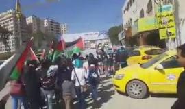 #شاهد مسيرة للأطفال في مخيم قلنديا شمال القدس المحتلة، تضامناً مع الأسرى المضربين في سجون الاحتلال