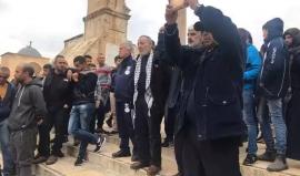 #شاهد مظاهرة في ساحات المسجد الأقصى المبارك رفضا لقرار ترامب إعلان القدس عاصمة للكيان الإسرائيلي . 
#القدس_عاصمة_فلسطين