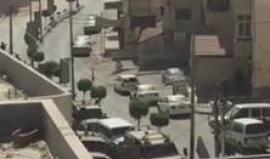 #شاهد .. المواجهات في محيط منزل الشهيد مصباح ابو صبيح في الرام بالقدس المحتلة بعد اقتحامه واعتقال 2 من اشقائه . 

#مصباح_القدس