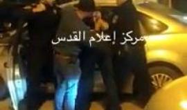 قوات الاحتلال تعتقل شاب بوحشية في شارع صلاح الدين بالقدس