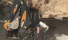 فيديو - قوات الاحتلال تجبر عائلة جعابيص المقدسية على هدم منزلين لها في جبل المكبر بالقدس