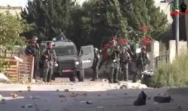 جانب من المواجهات التي اندلعت في بلدة كفر قدوم قضاء قلقيلية اليوم.