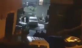#شاهد الاحتلال يعتقل شيخ الأقصى رائد صلاح، وسط هتافات أهالي الحي "جيش محمد سوف يعود"