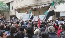 #سوريا | مظاهرة أحرار مدينة #سقبا  في #ريف_دمشق بجمعة #حلب_تحترق