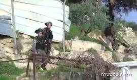 فيديو : مكان استشهاد الشاب إبراهيم مطر واقتحام منزل والده واعتقال ذويه