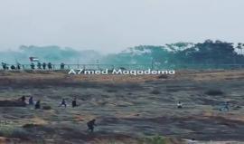 #شاهد .. لحظة نقل الشهيد محمد ابو سعدة " 26 عاما" الذي ارتقى برصاص الاحتلال في الصدر خلال المواجهات على السياج الفاصل شرق البريج وسط قطاع غزة مساء اليوم . 

تصوير ‏أحمد المقادمة‏