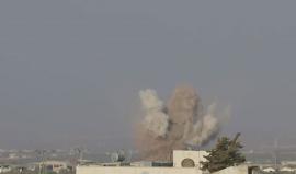شهود عيان لشهاب: 16 غارة جوية على قرية النيرب شرق محافظة #إدلب السورية 
تصوير: Hossam Darayya