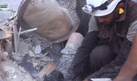 #شاهد .. صرخات الموت لامرأة وزوجها تنقذهم فرق الأنقاذ من بين ركام منزلهم في #إدلب بعد الغارات الروسية . 

معاذ الشامي