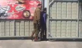 #فيديو الاحتلال يعتقل المصور الصحفي "محمد حمامرة" خلال عمله في الخليل