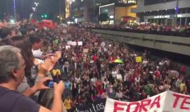 #شاهد مظاهرات في البرازيل احتجاجًا على إقالة رئيسة البلاد "ديلما روسيف"