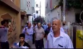 #شاهد
أهالي الشهداء والأسير المحرر محمد القيق في زيارة لمنزلي الشهيدين عنان أبو حبسة وعيسى عساف بعد هدم منزلهم من قوات الاحتلال وجوله في مخيم قلنديا.