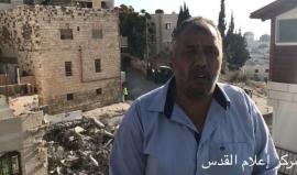 #شاهد قوات الاحتلال تهدم بناية تجارية وسكنية تعود للمواطن عبد الله حمدان في قرية العيساوية في القدس المحتلة.