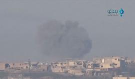 لحظة قصف قوات النظام السوري أحياء #درعا البلد بالصواريخ . 

#سوريا تصوير: حذيفة حلاوة