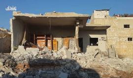 #شاهد .. الدمار في منازل مدينة عندان شمالي #حلب نتيجة غارات جوية روسية . 

تصوير : عدنان مدلج