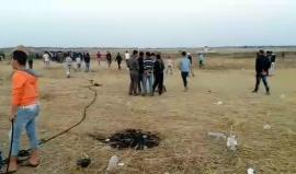 #مباشر الإحتلال يطلق الرصاص الحي وقنابل الغاز تجاه المتظاهرين السلميين شرق خزاعة.
تصوير: أحمد البطة