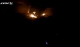 لحظة قصف الطيران الحربي الروسي قافلة مساعدات الهلال الأحمر السوري في بلدة أورم الكبرى وقيام منظومة الإسعاف الخيرية بإنقاذ عدد من عناصر فريق الهلال الأحمر من بين النيران .