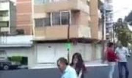 انهيار مبنى سكني إثر الزلزال المدمر الذي يضرب العاصمة المكسيكية مسكيكو سيتي