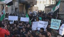 #شاهد| مظاهرة حاشدة في مدينة #سقبا بريف #دمشق نصرة لأهالي وادي بردى ولتوحيد الفصائل 
تصوير: أبو الفداء