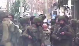 صورة اعتقال عشرات جيش الاحتلال للطفل الفلسطيني "فوزي الجنيدي" تثير غضبا عالميا
تقرير: آمنة العمدوني 
#القدس_عاصمة_فلسطين
#انتفاضة_القدس