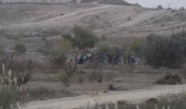 #شاهد .. لحظة ارتقاء الشهيد محمد ابو سعدة " 26 عاما" خلال المواجهات على السياج الفاصل شرق البريج وسط قطاع غزة مساء اليوم . 

تصوير ‏أحمد المقادمة‏