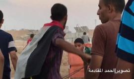 #فيديو آلية "اسرائيلية" تطلق النار صوب المتظاهرين شرق البريج على حدود وسط قطاع غزة .