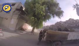 فيديو لإسعاف الجرحى في مدينة دوما بريف دمشق جراء قصف الطيران الحربي صباح اليوم