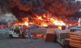 استهداف مصنع في منطقة غزة الصناعية خلال العدوان الإسرائيلي الأخير 2021