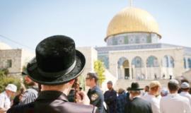 اقتحام المستوطنين لباحات المسجد الأقصى بحماية من قوات الاحتلال
