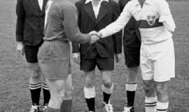 كاسترو يمينا