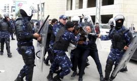 أجهزة أمن السلطة تعتدي على المواطنين بالضفة الغربية - أرشيفية -