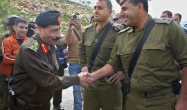 "معهد الأمن القومي الإسرائيلي" يدعو لتعزيز قوة السلطة وضرب حماس