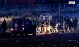 لحظة نقل الجندي المصاب للمستشفى قبل مصرعه