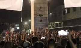 احتفال المواطنين في مخيم جنين بالانتصار