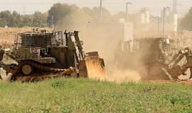 جرافات الاحتلال.jpg