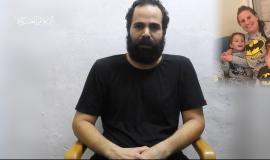 القسام تنشر رسالة أسير قتلت طائرات الاحتلال زوجته وطفلته.. ماذا قال؟